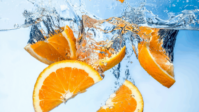 Oranges in water e1760593155418