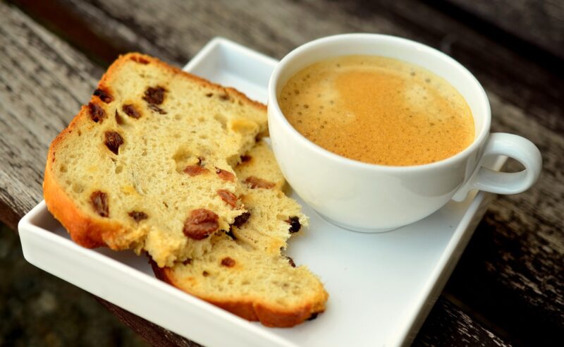 coffee bread food 842020 e1760593888829